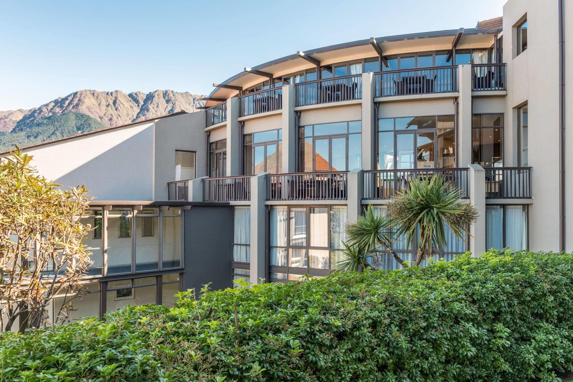 Copthorne Hotel & Resort Lakefront Queenstown Exterior photo